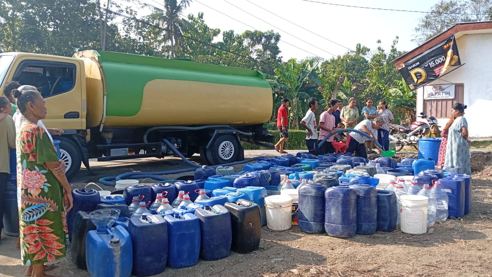 Bantuan Tangki Air Untuk Kekeringan